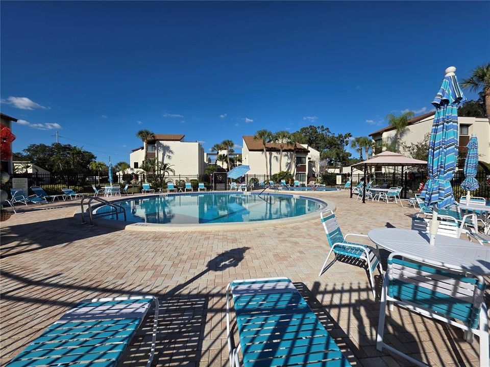 For Sale: $119,850 (1 beds, 1 baths, 682 Square Feet)