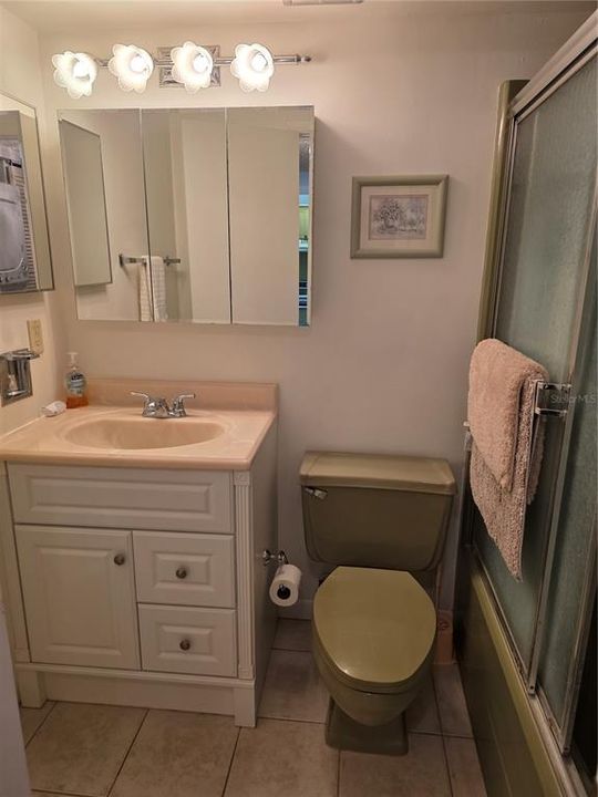 For Sale: $119,850 (1 beds, 1 baths, 682 Square Feet)