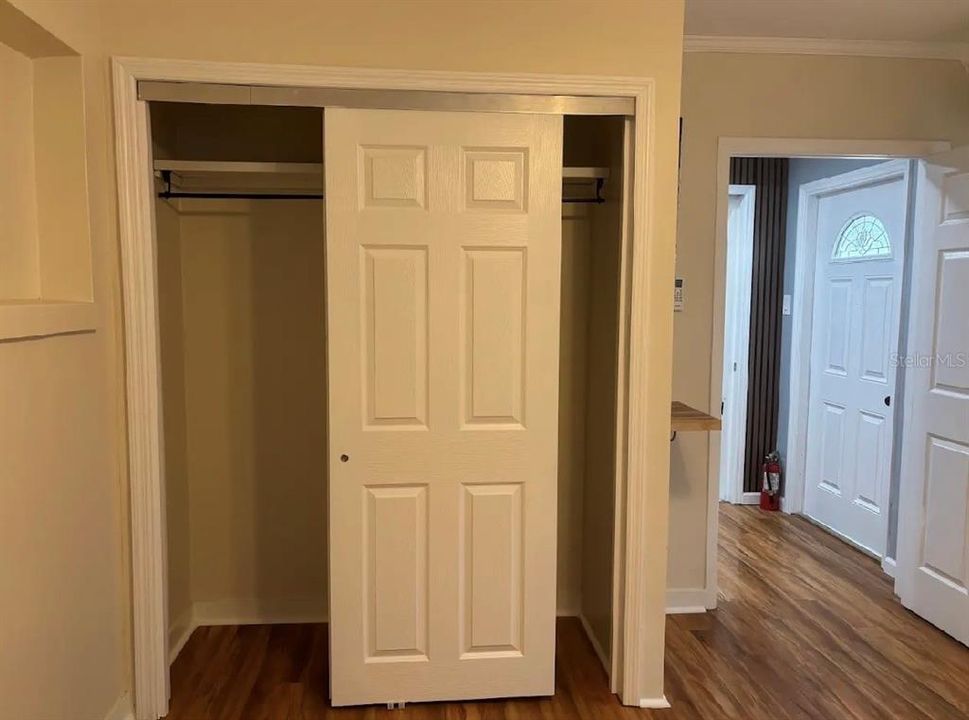 出租: $1,300 (0 贝兹, 1 浴室, 252 平方英尺)