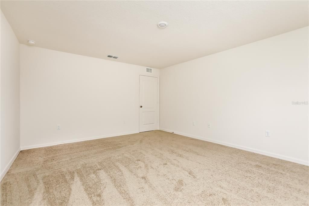 В аренду: $2,210 (5 спален, 3 ванн, 1944 Квадратных фут)