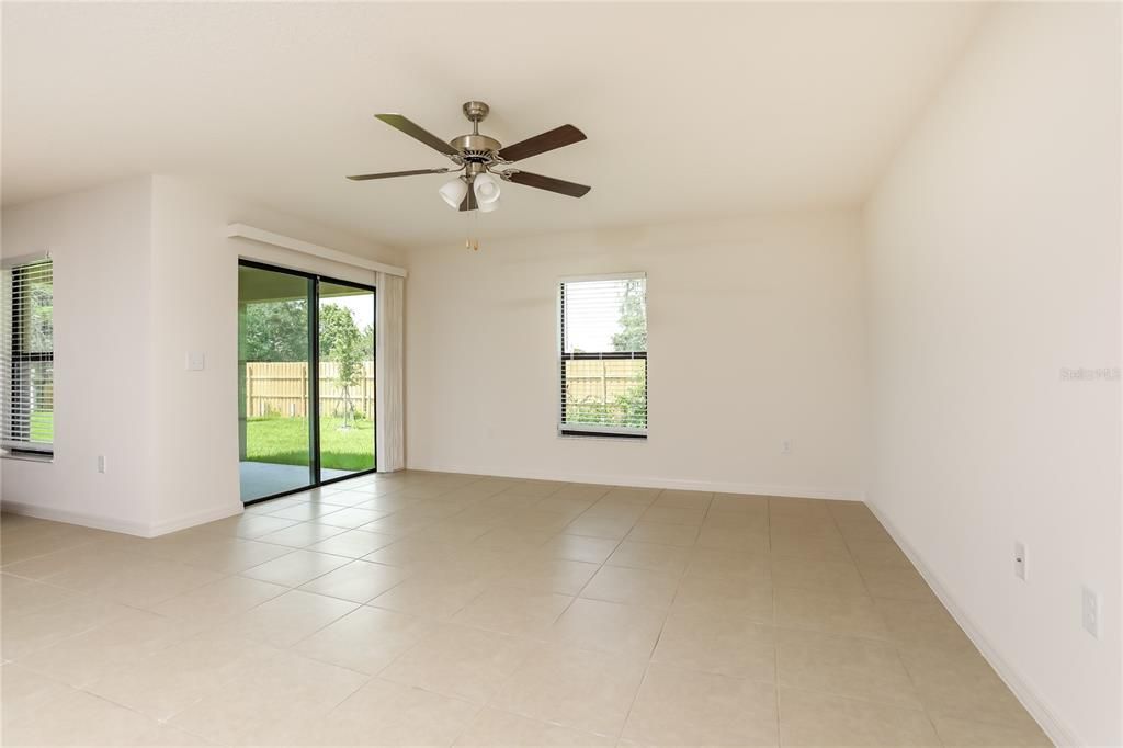 В аренду: $2,210 (5 спален, 3 ванн, 1944 Квадратных фут)