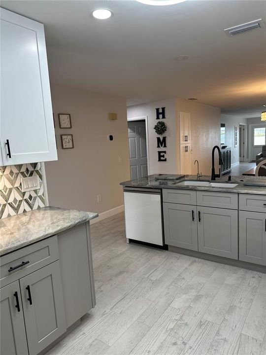 For Rent: $5,500 (2 beds, 2 baths, 1150 Square Feet)