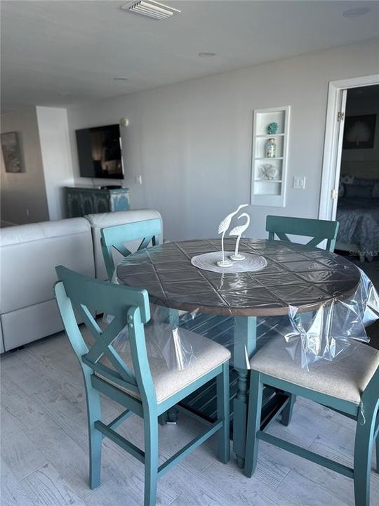 For Rent: $5,500 (2 beds, 2 baths, 1150 Square Feet)