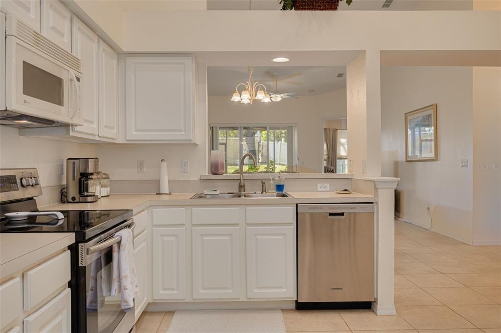 待售: $375,000 (3 贝兹, 2 浴室, 1590 平方英尺)