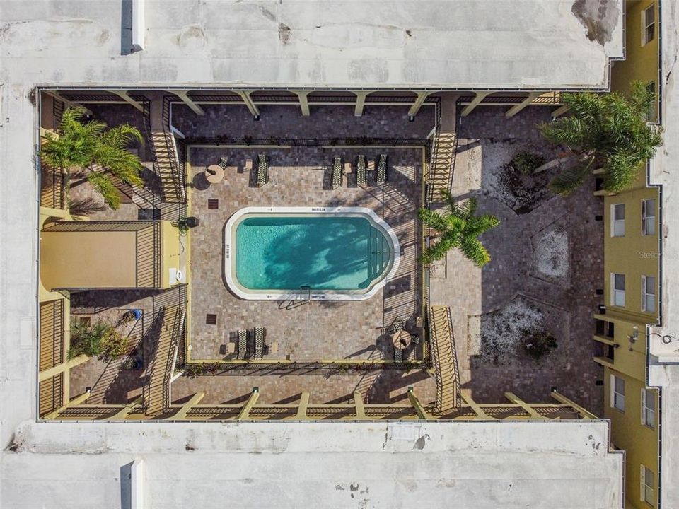 For Sale: $179,900 (1 beds, 1 baths, 600 Square Feet)