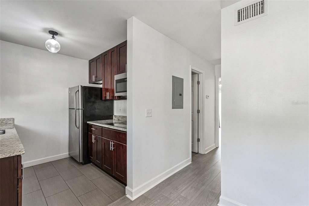 For Sale: $179,900 (1 beds, 1 baths, 600 Square Feet)