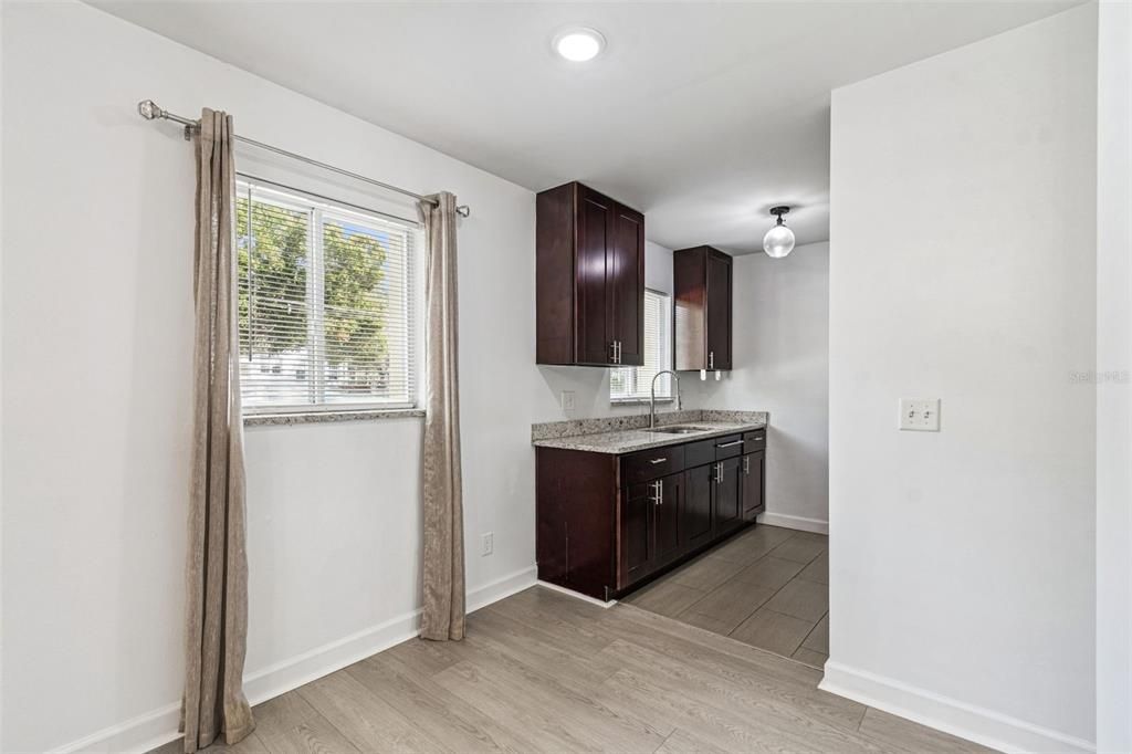 For Sale: $179,900 (1 beds, 1 baths, 600 Square Feet)