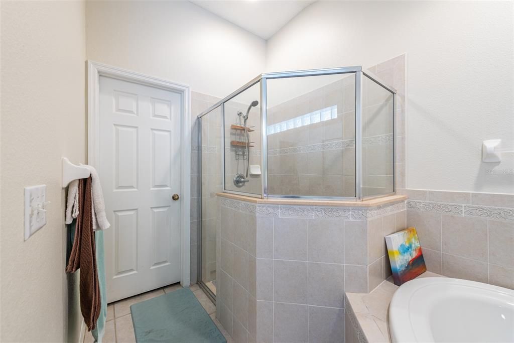 For Rent: $2,700 (3 beds, 2 baths, 2241 Square Feet)