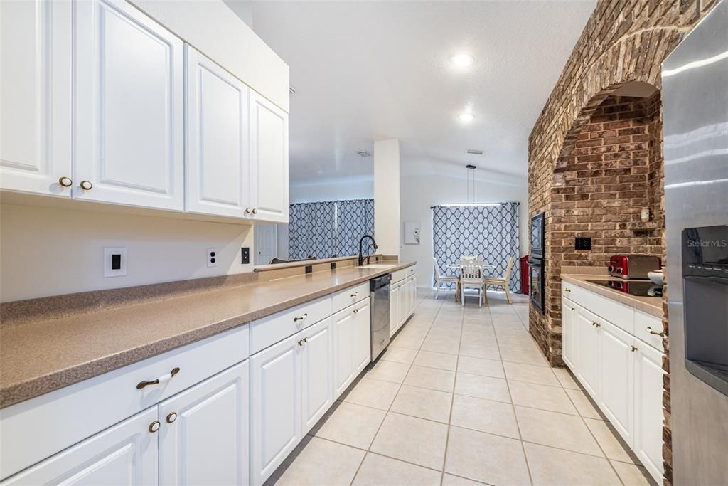 For Rent: $2,700 (3 beds, 2 baths, 2241 Square Feet)