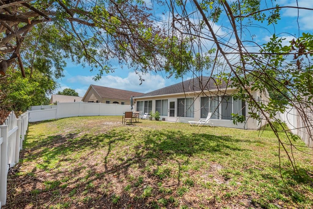 For Rent: $2,700 (3 beds, 2 baths, 2241 Square Feet)