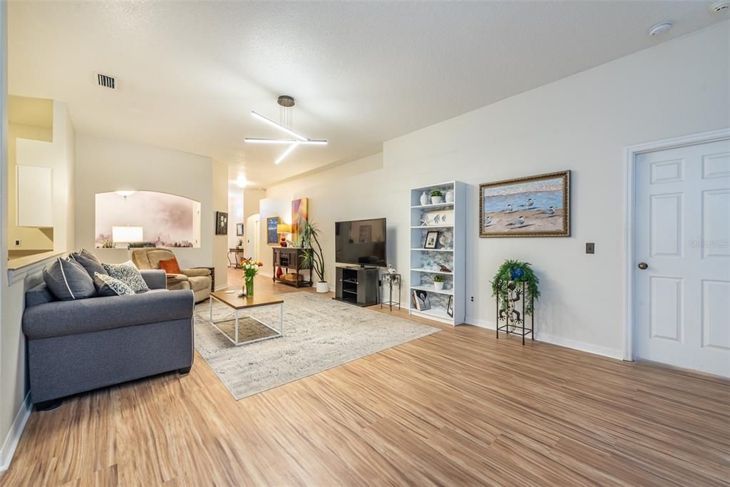 For Rent: $2,700 (3 beds, 2 baths, 2241 Square Feet)