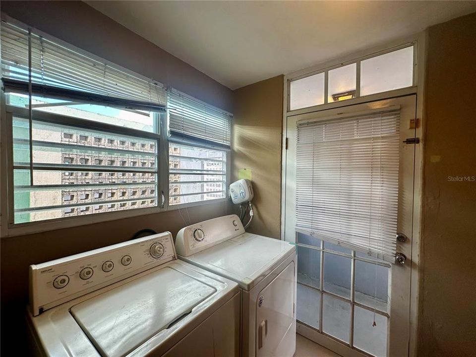 На продажу: $469,000 (4 спален, 2 ванн, 1650 Квадратных фут)