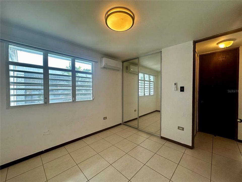 На продажу: $469,000 (4 спален, 2 ванн, 1650 Квадратных фут)