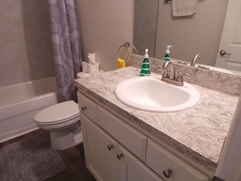 На продажу: $255,000 (3 спален, 2 ванн, 1351 Квадратных фут)