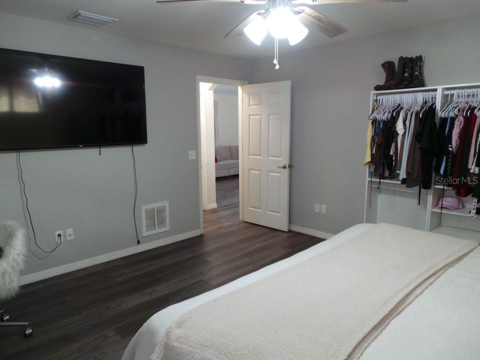 На продажу: $255,000 (3 спален, 2 ванн, 1351 Квадратных фут)