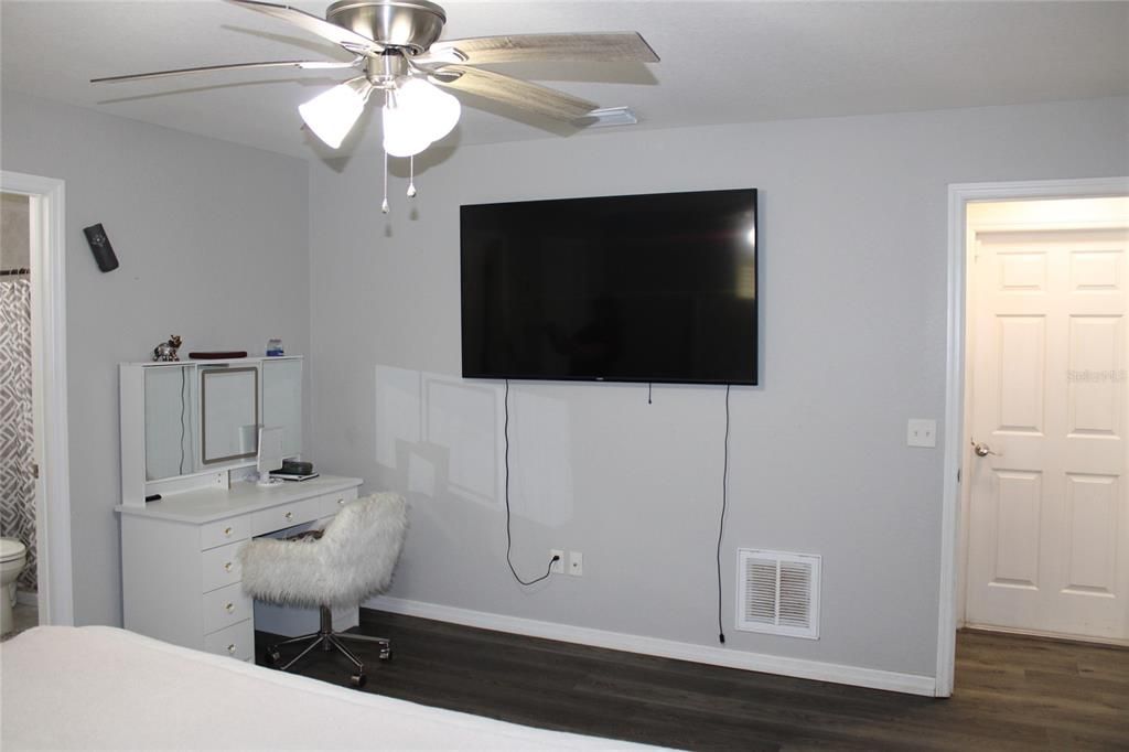 На продажу: $255,000 (3 спален, 2 ванн, 1351 Квадратных фут)