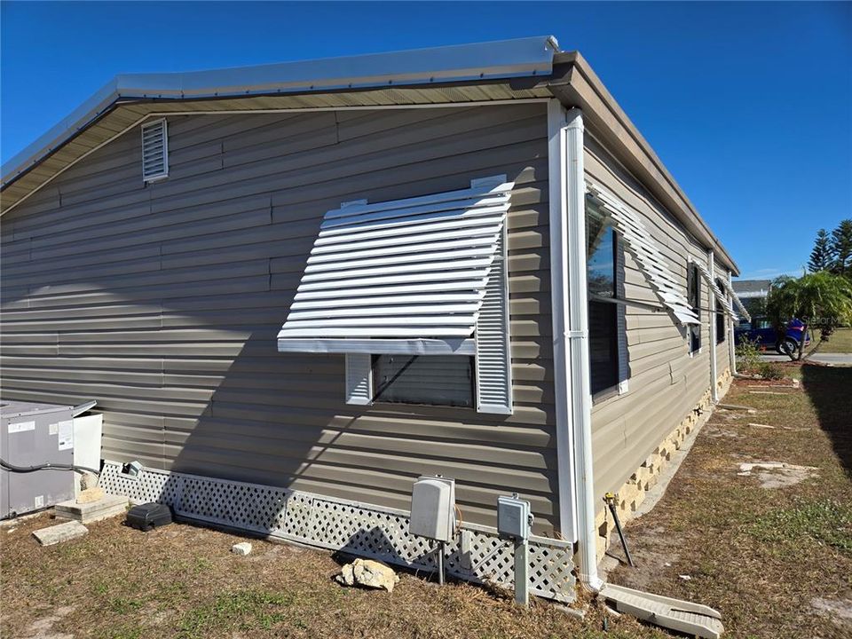 For Sale: $119,900 (2 beds, 2 baths, 1256 Square Feet)