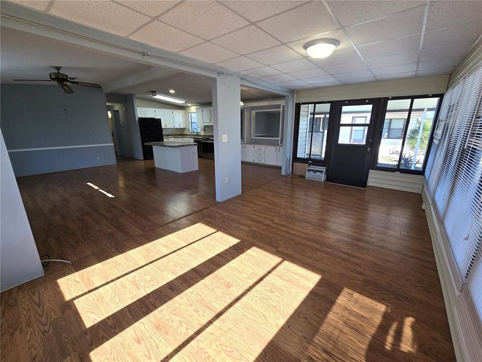 For Sale: $119,900 (2 beds, 2 baths, 1256 Square Feet)