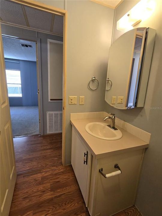 For Sale: $119,900 (2 beds, 2 baths, 1256 Square Feet)