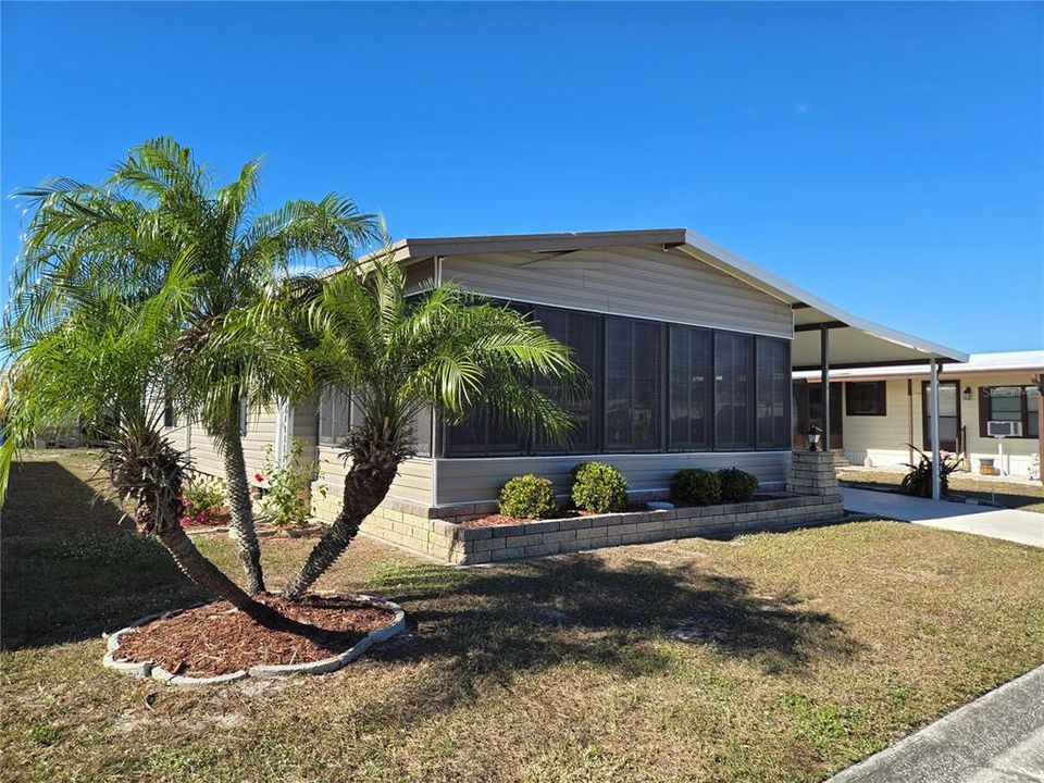 For Sale: $119,900 (2 beds, 2 baths, 1256 Square Feet)