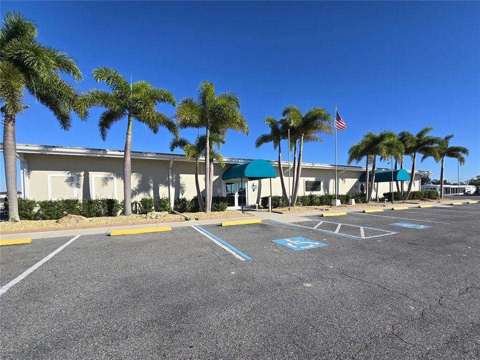 For Sale: $119,900 (2 beds, 2 baths, 1256 Square Feet)