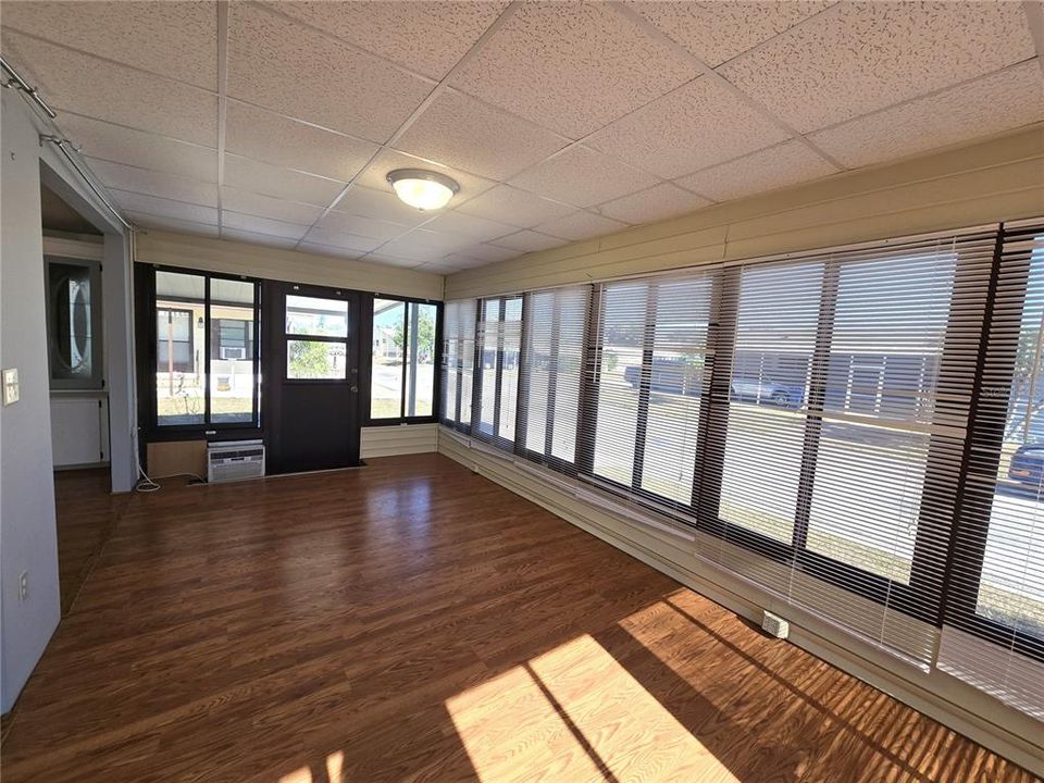 For Sale: $119,900 (2 beds, 2 baths, 1256 Square Feet)