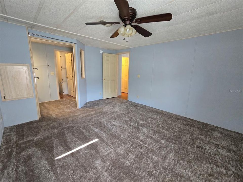 For Sale: $119,900 (2 beds, 2 baths, 1256 Square Feet)