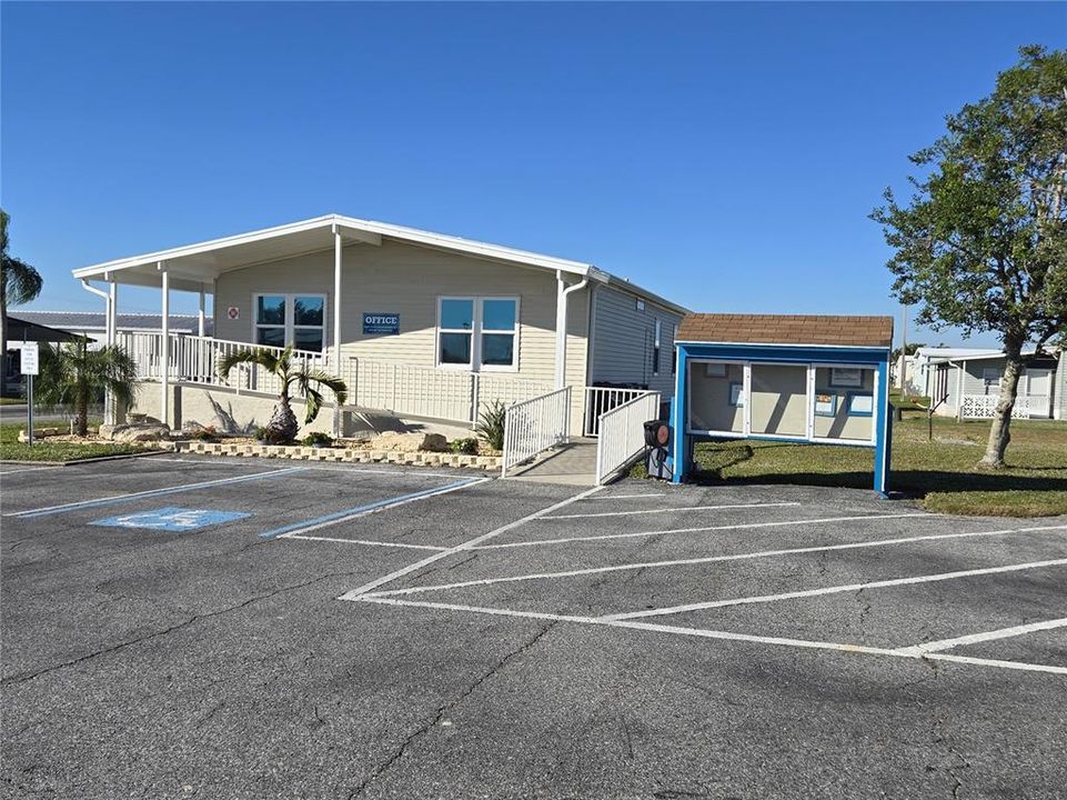 For Sale: $119,900 (2 beds, 2 baths, 1256 Square Feet)