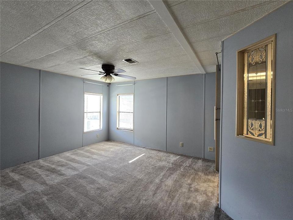 For Sale: $119,900 (2 beds, 2 baths, 1256 Square Feet)