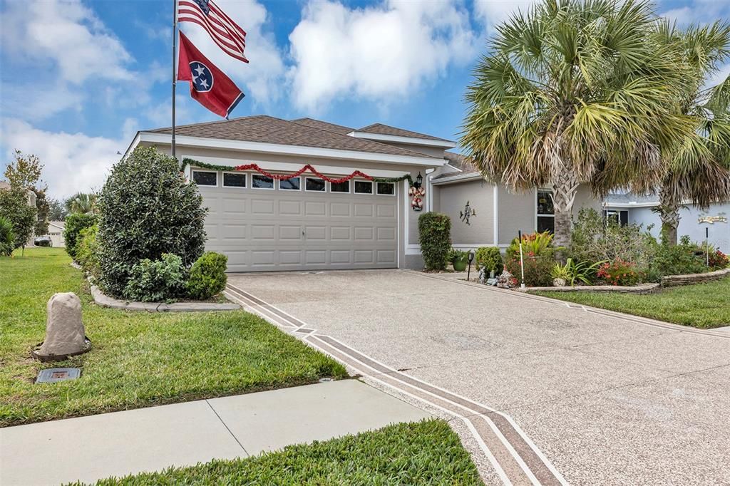 For Sale: $350,000 (3 beds, 2 baths, 1725 Square Feet)