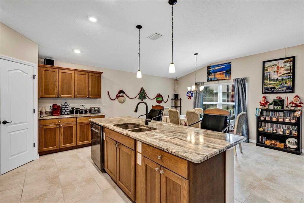 For Sale: $350,000 (3 beds, 2 baths, 1725 Square Feet)