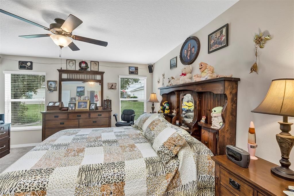 For Sale: $350,000 (3 beds, 2 baths, 1725 Square Feet)