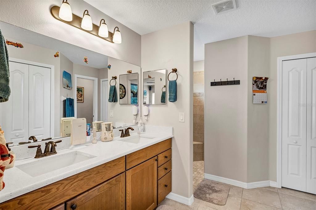 For Sale: $350,000 (3 beds, 2 baths, 1725 Square Feet)