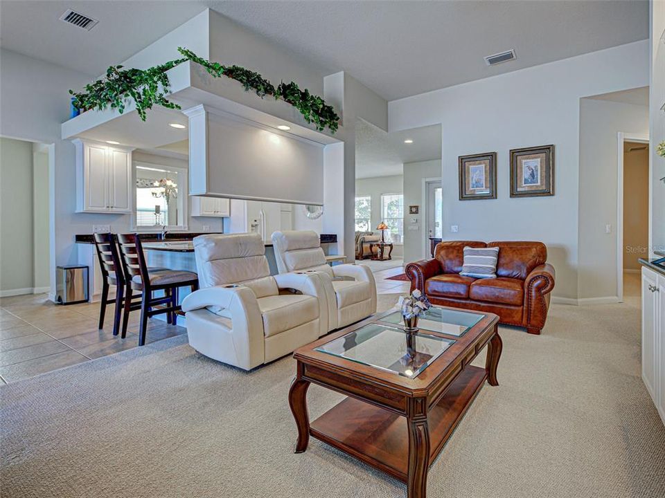 На продажу: $649,000 (4 спален, 4 ванн, 2516 Квадратных фут)