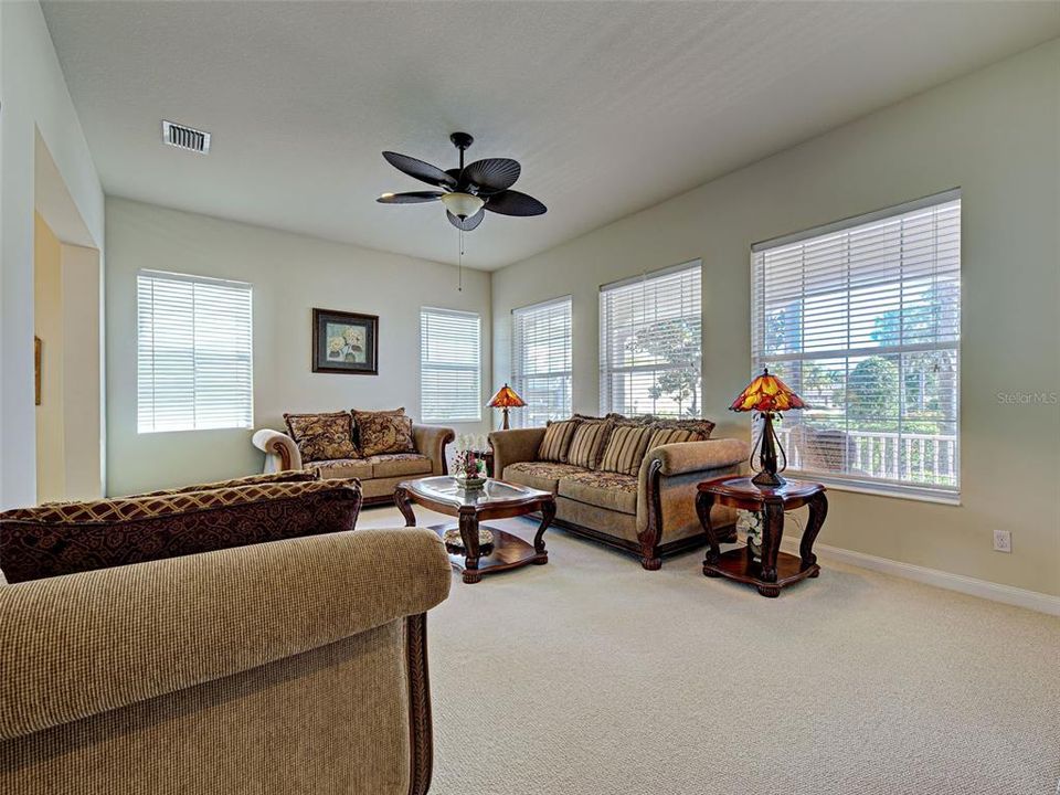 На продажу: $649,000 (4 спален, 4 ванн, 2516 Квадратных фут)