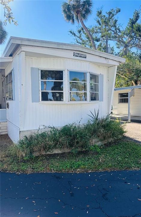 For Sale: $27,500 (1 beds, 1 baths, 552 Square Feet)