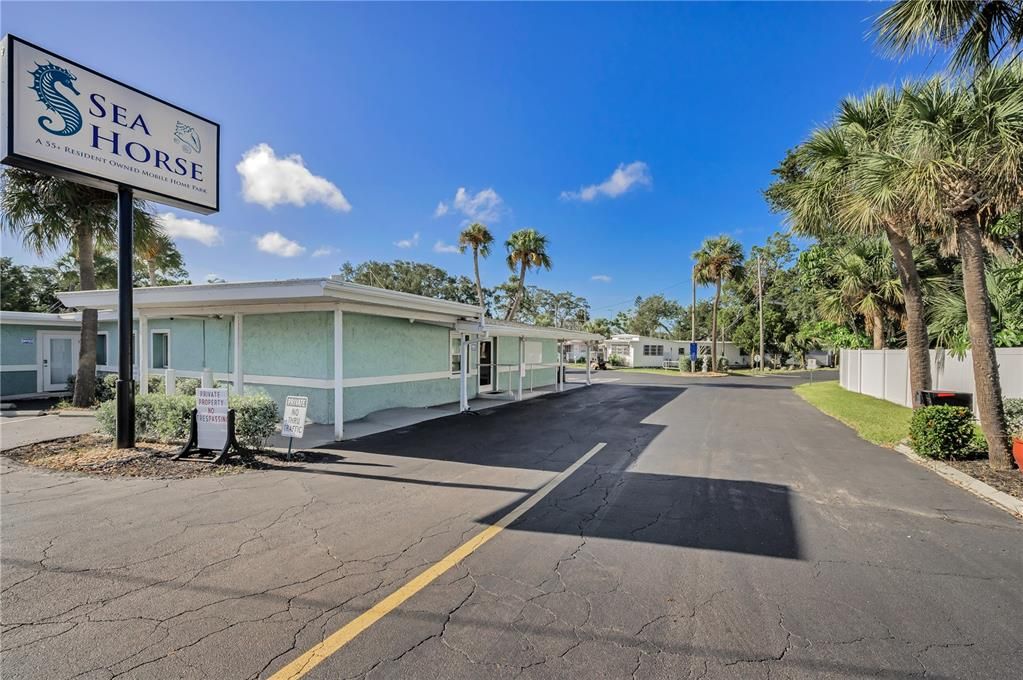 For Sale: $27,500 (1 beds, 1 baths, 552 Square Feet)