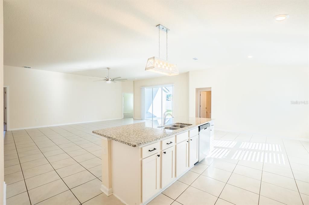 For Sale: $434,900 (3 beds, 3 baths, 2363 Square Feet)