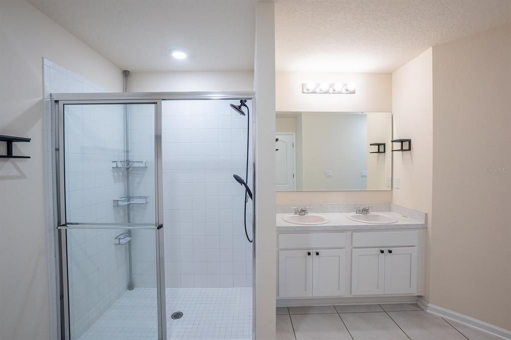 For Sale: $434,900 (3 beds, 3 baths, 2363 Square Feet)