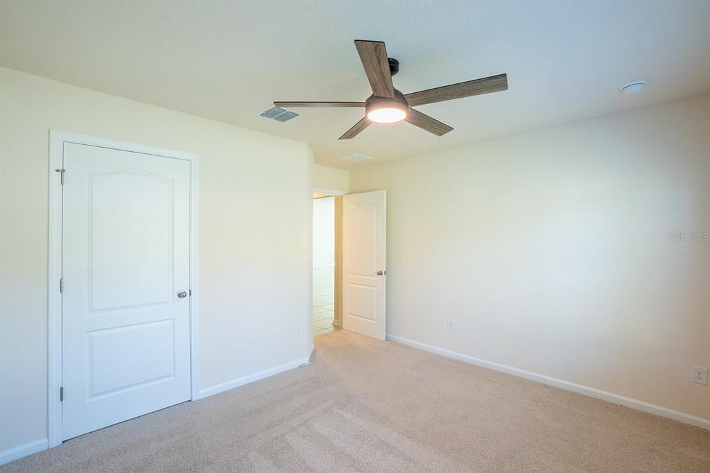 For Sale: $434,900 (3 beds, 3 baths, 2363 Square Feet)