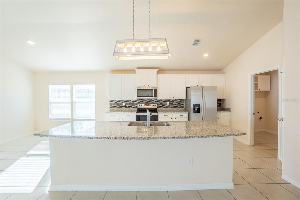 For Sale: $434,900 (3 beds, 3 baths, 2363 Square Feet)