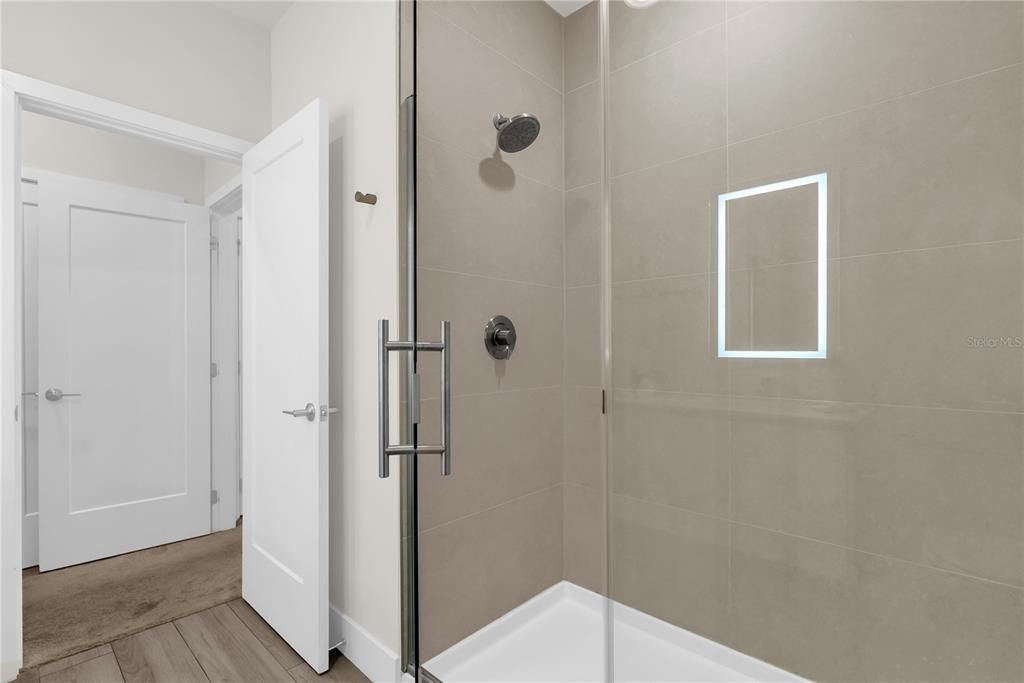 For Sale: $387,500 (3 beds, 3 baths, 1852 Square Feet)