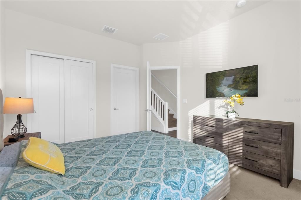 For Sale: $387,500 (3 beds, 3 baths, 1852 Square Feet)