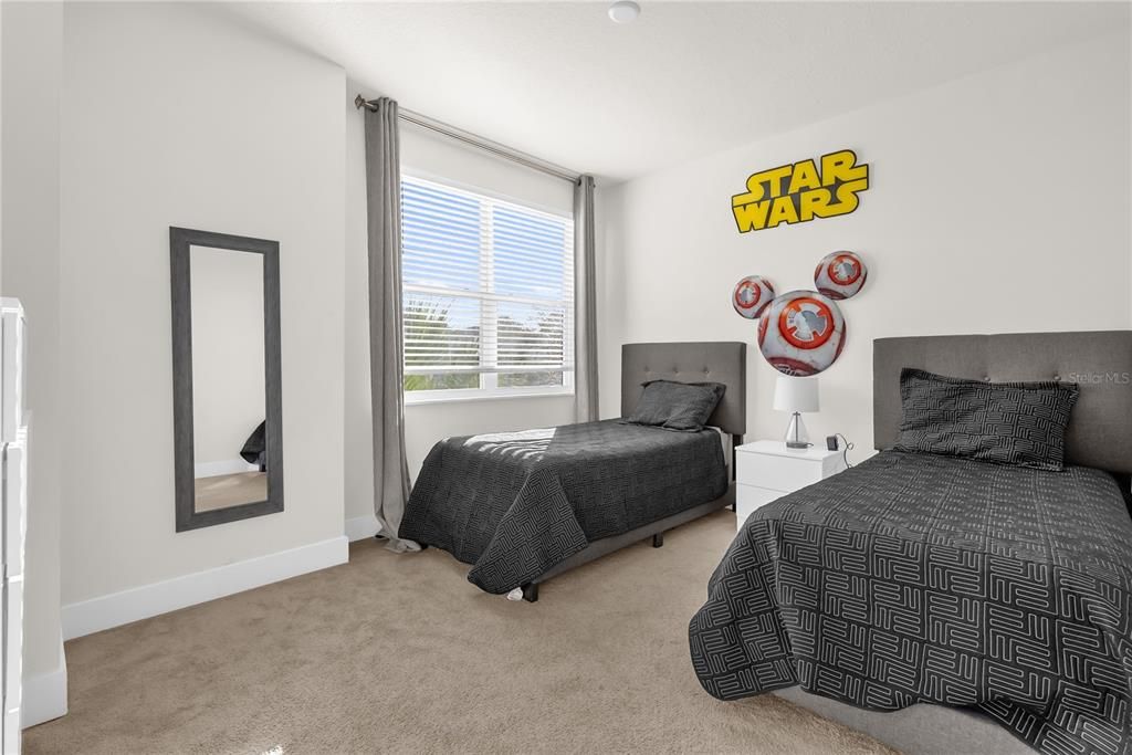 For Sale: $387,500 (3 beds, 3 baths, 1852 Square Feet)