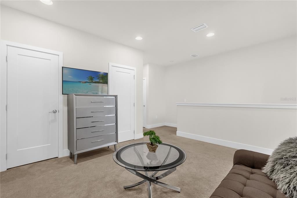 For Sale: $387,500 (3 beds, 3 baths, 1852 Square Feet)