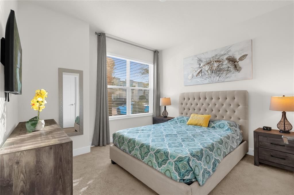 For Sale: $387,500 (3 beds, 3 baths, 1852 Square Feet)