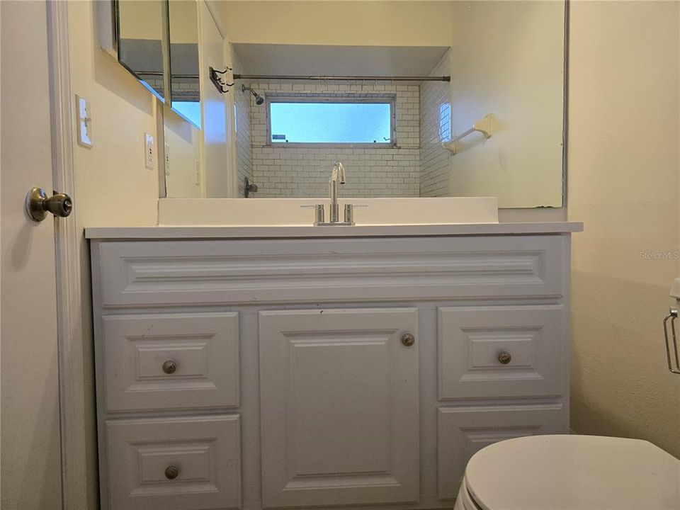 待售: $229,900 (2 贝兹, 2 浴室, 952 平方英尺)