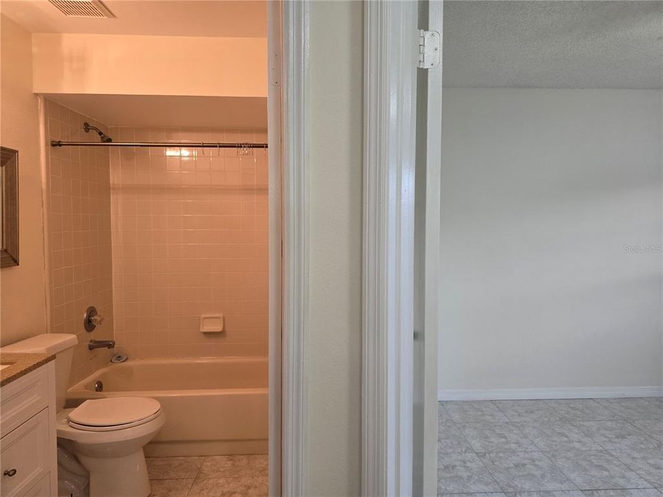 待售: $229,900 (2 贝兹, 2 浴室, 952 平方英尺)