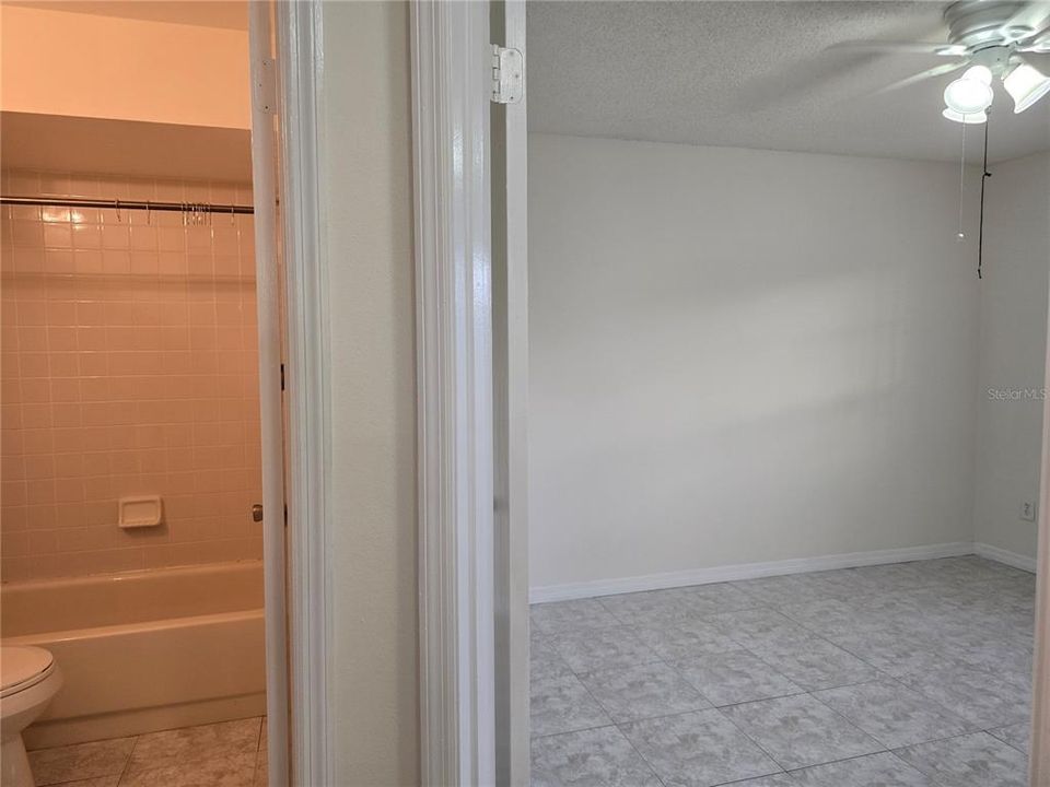 待售: $229,900 (2 贝兹, 2 浴室, 952 平方英尺)