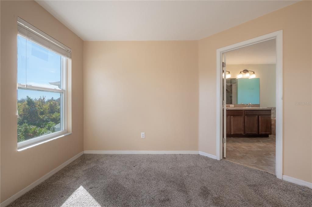 En Venta: $375,000 (4 camas, 2 baños, 2441 Pies cuadrados)